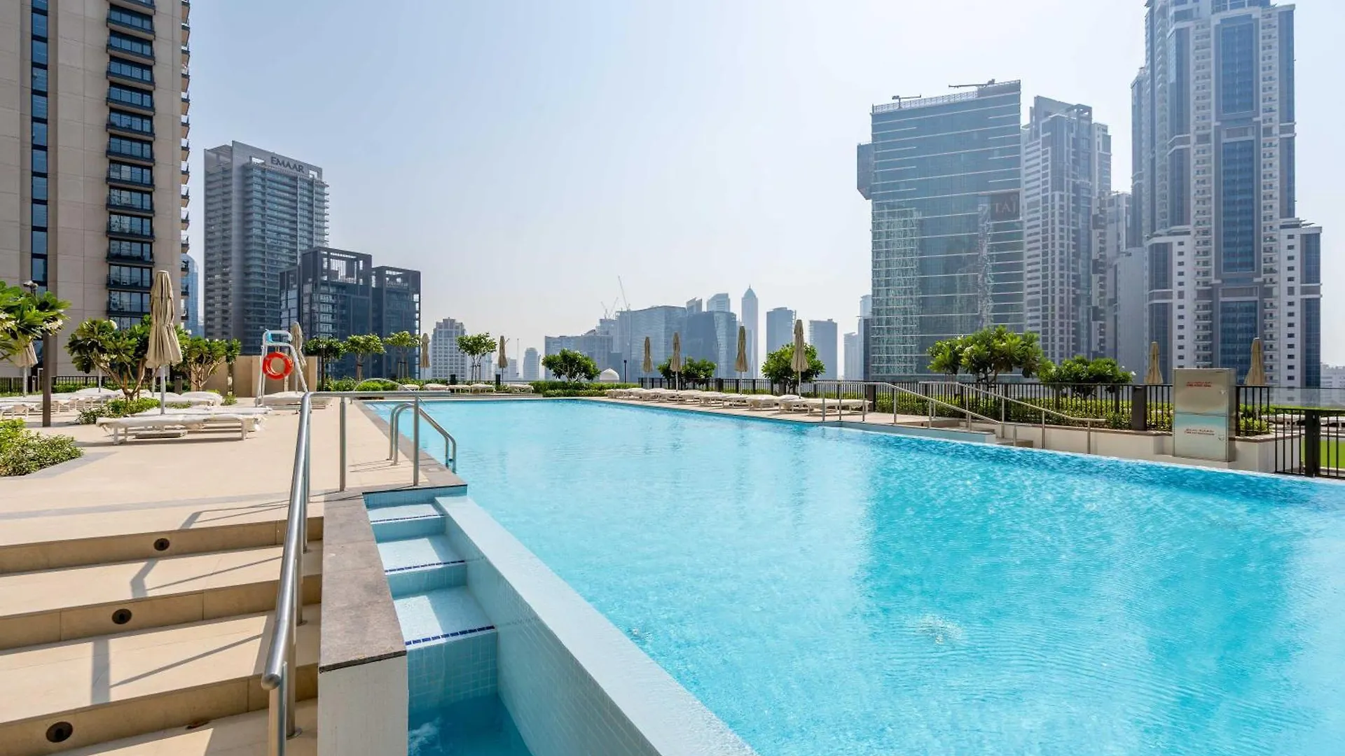 Apartment Dubai Luxe Stay Burj Khalifa Views & Mall Access United Arab Emirates