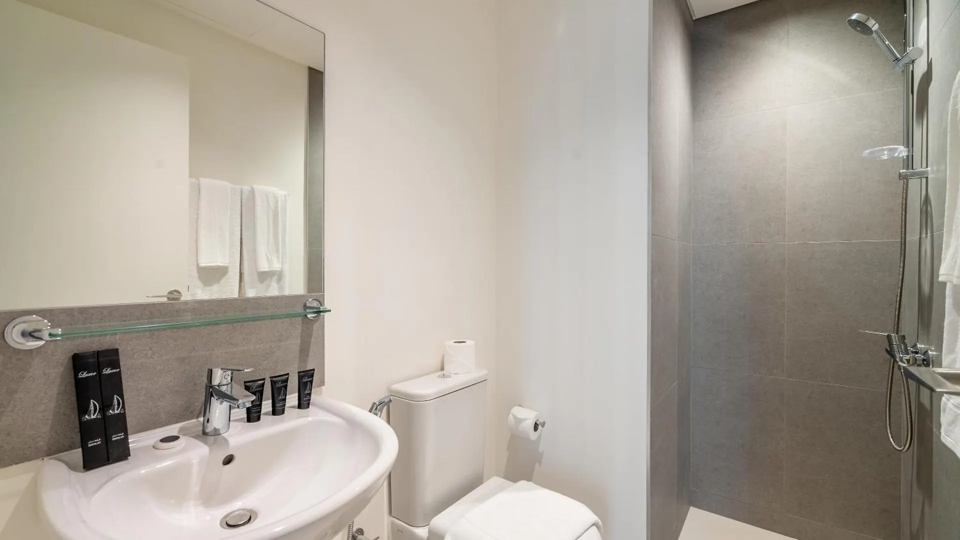 Dubai Luxe Stay Burj Khalifa Views & Mall Access Apartment