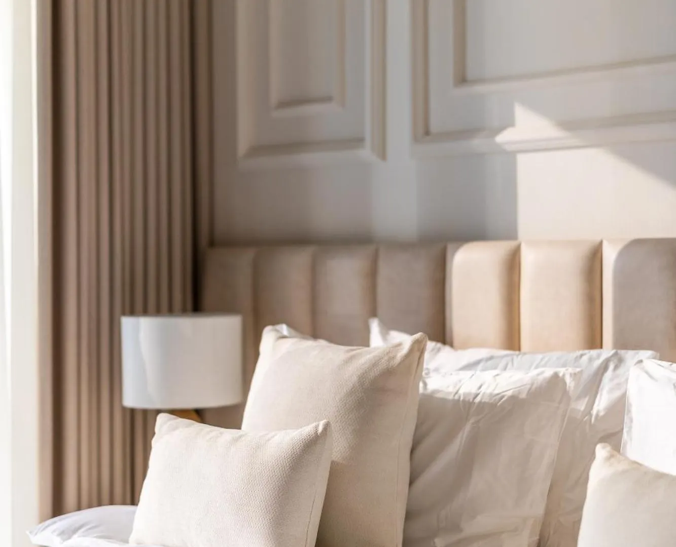 Dubai Luxe Stay Burj Khalifa Views & Mall Access United Arab Emirates