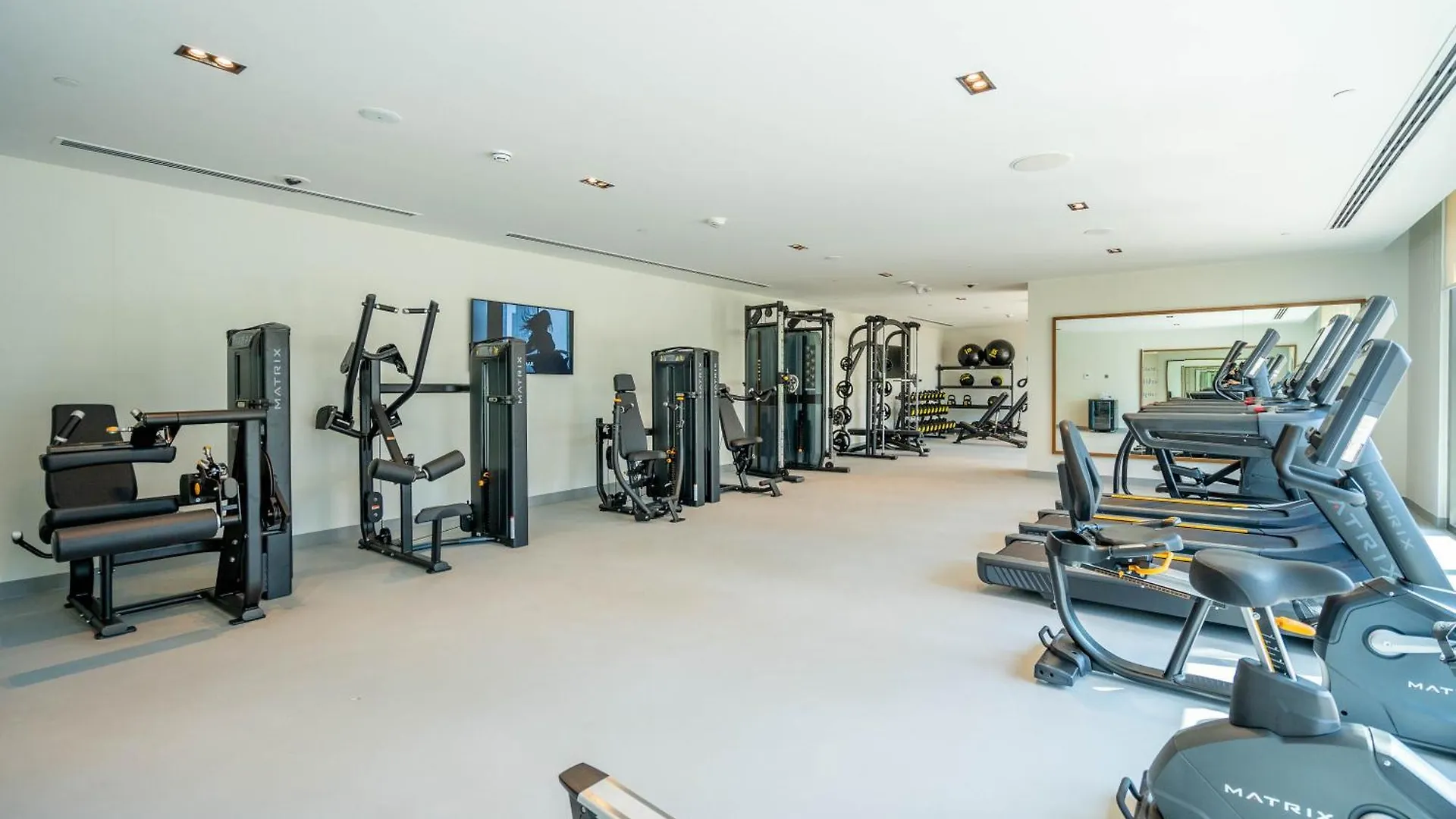 Dubai Luxe Stay Burj Khalifa Views & Mall Access