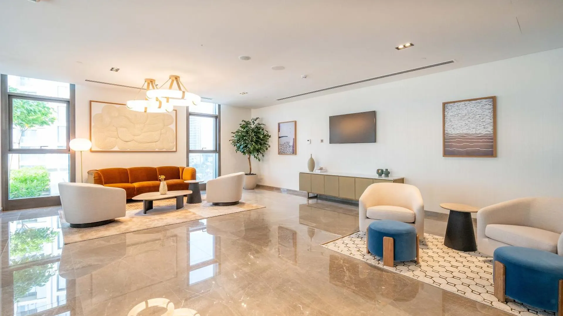 Dubai Luxe Stay Burj Khalifa Views & Mall Access United Arab Emirates