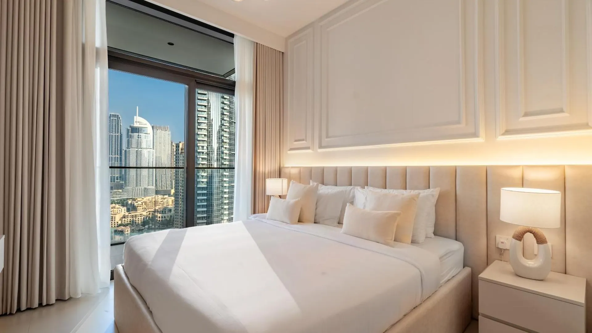 Apartment Dubai Luxe Stay Burj Khalifa Views & Mall Access